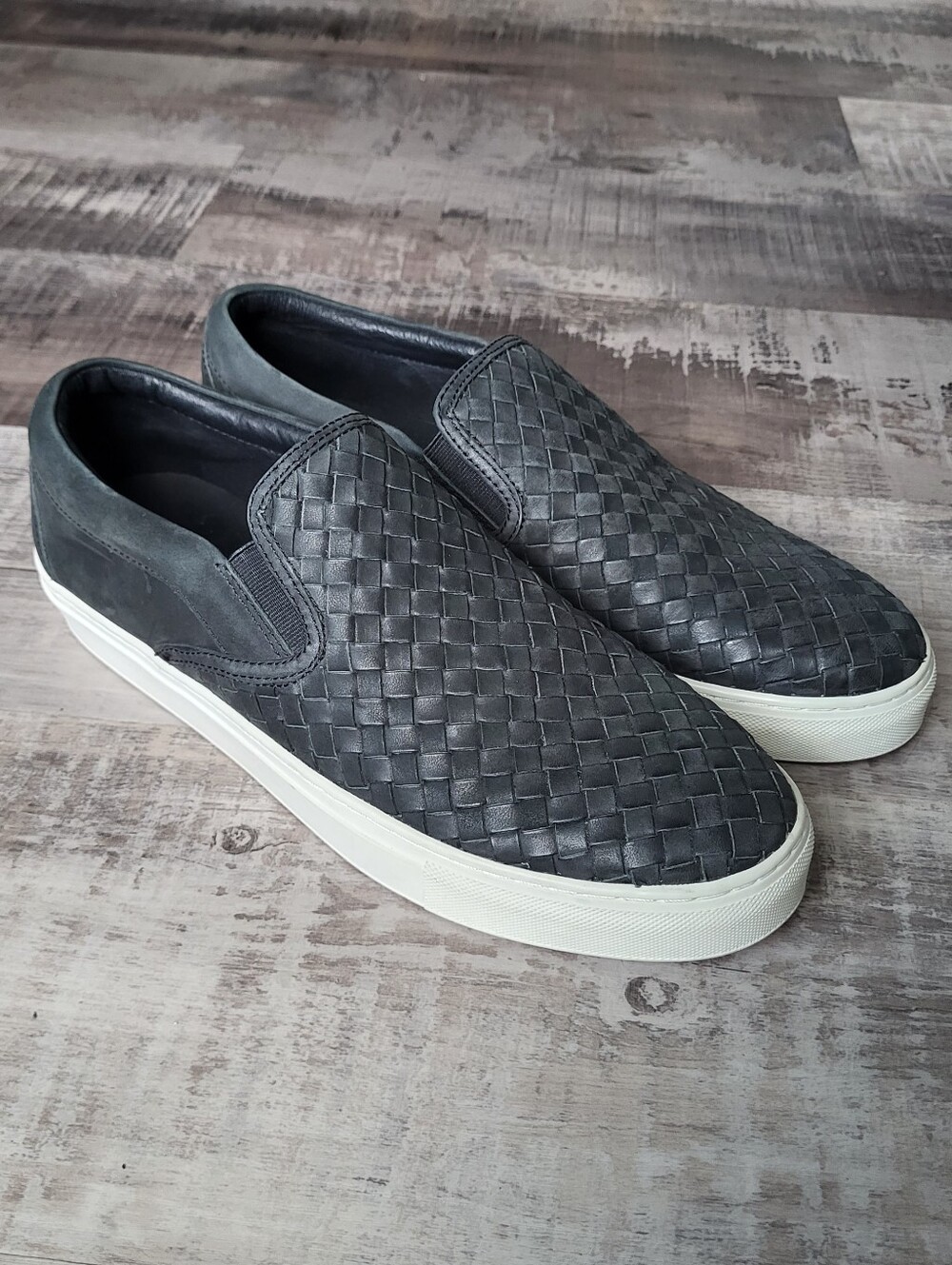 J Slides NYC Mens 10 Woven Leather Slip On Sneakers Basketweave Casual Black